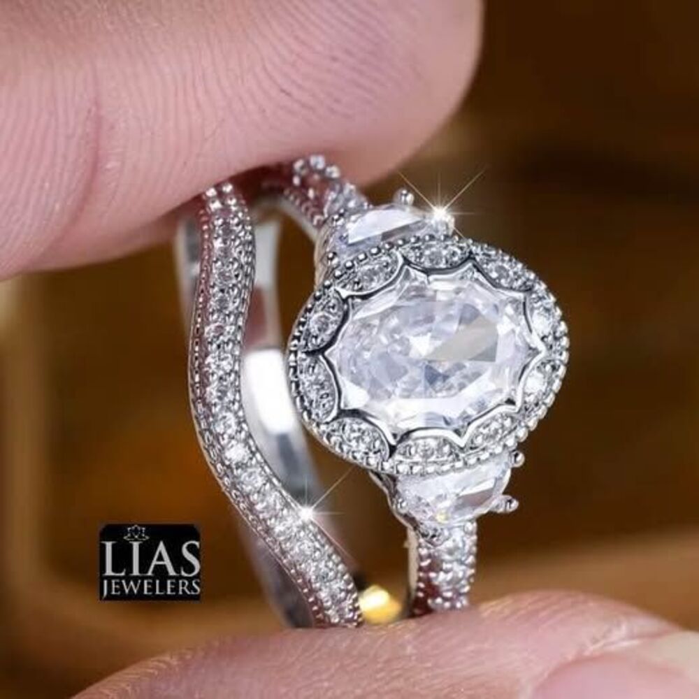 New 18k white gold wedding ring set